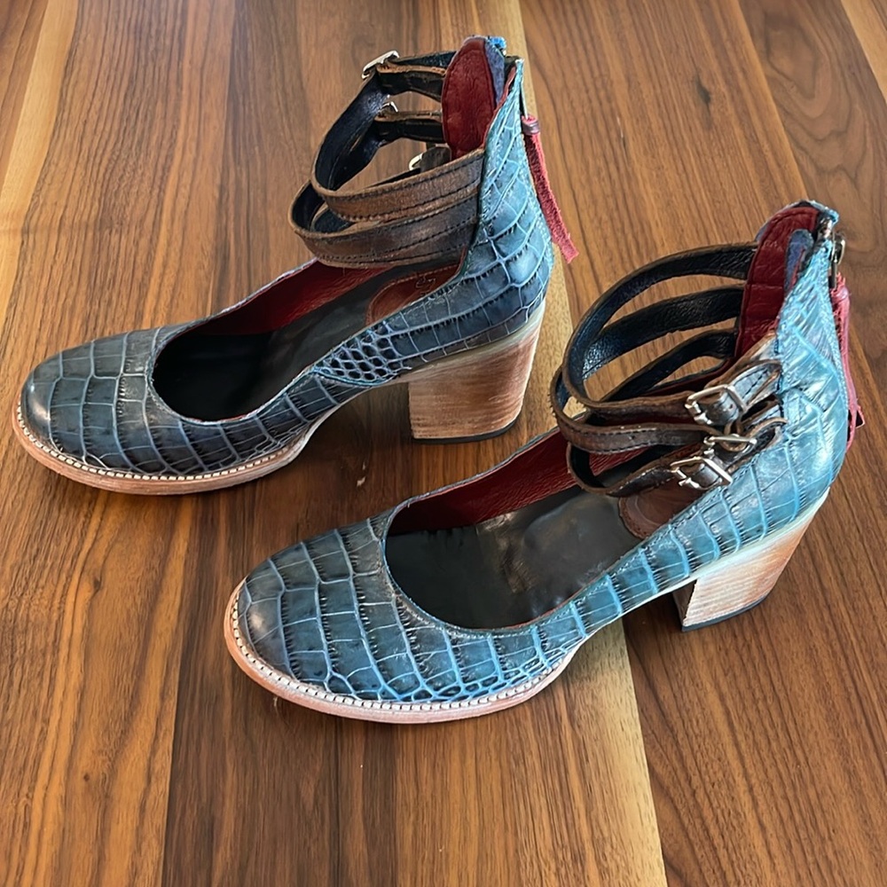 NEW Freebird Randi in Turquoise Croc, Size 8 - Picture 3 of 8